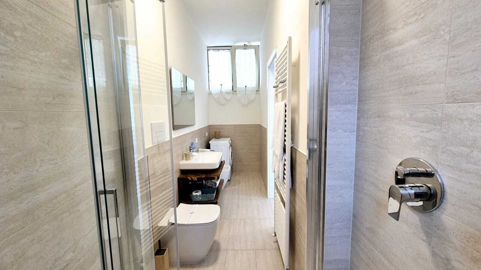Comfort House, 2 Bedrooms, Balcony, City View | Bathroom
