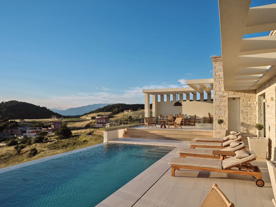 The infinity 40m2 pool invites sunlit relaxation, with soothing hydromassage fea