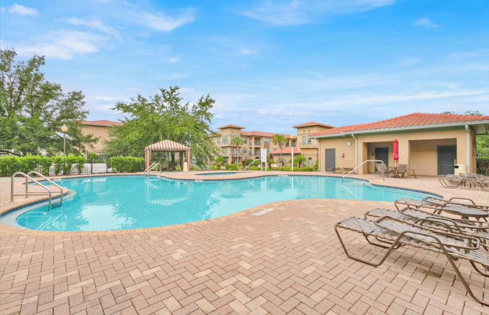 Unwind, recharge, and enjoy the Bella Piazza lifestyle