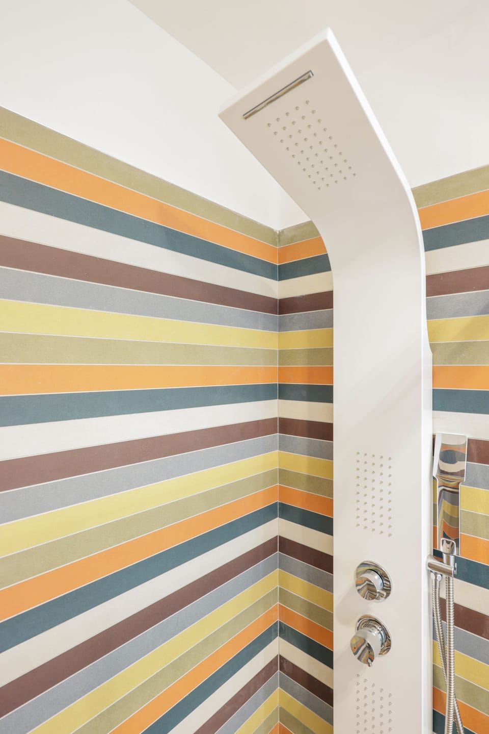 Deluxe Triple Room, City View | Bathroom | Shower, hair dryer, towels, soap