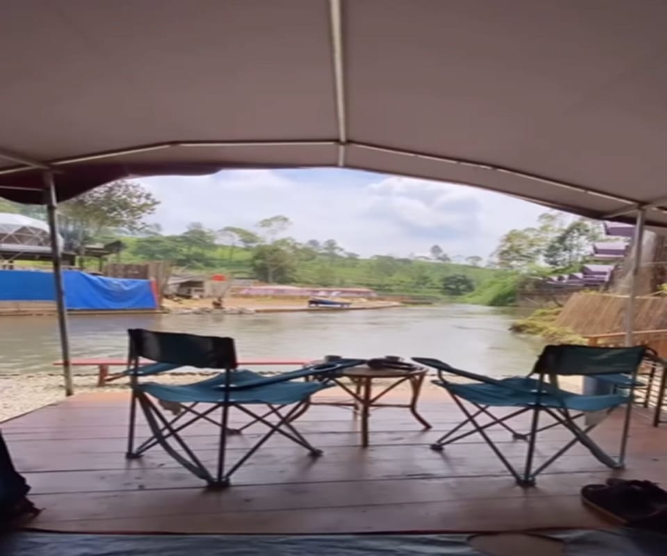 Tent, River View | Outdoor dining