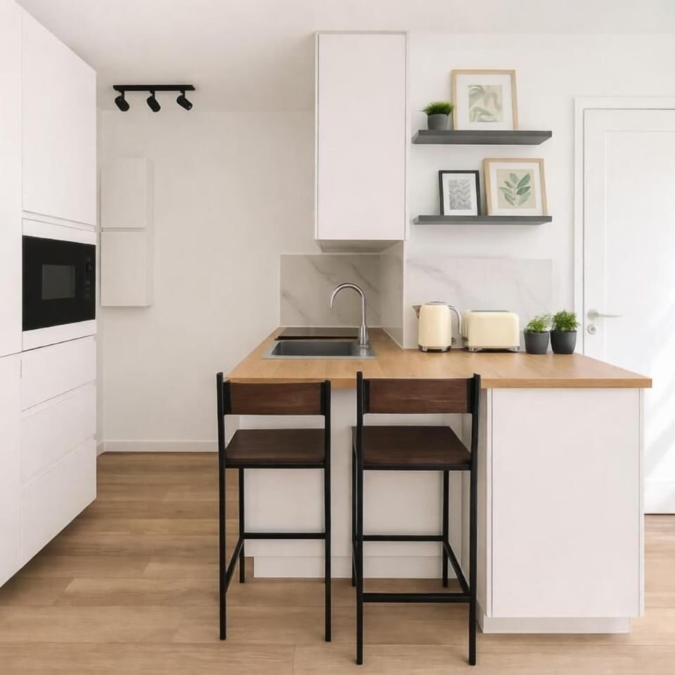 Apartment | Private kitchen | Fridge, microwave, oven, stovetop