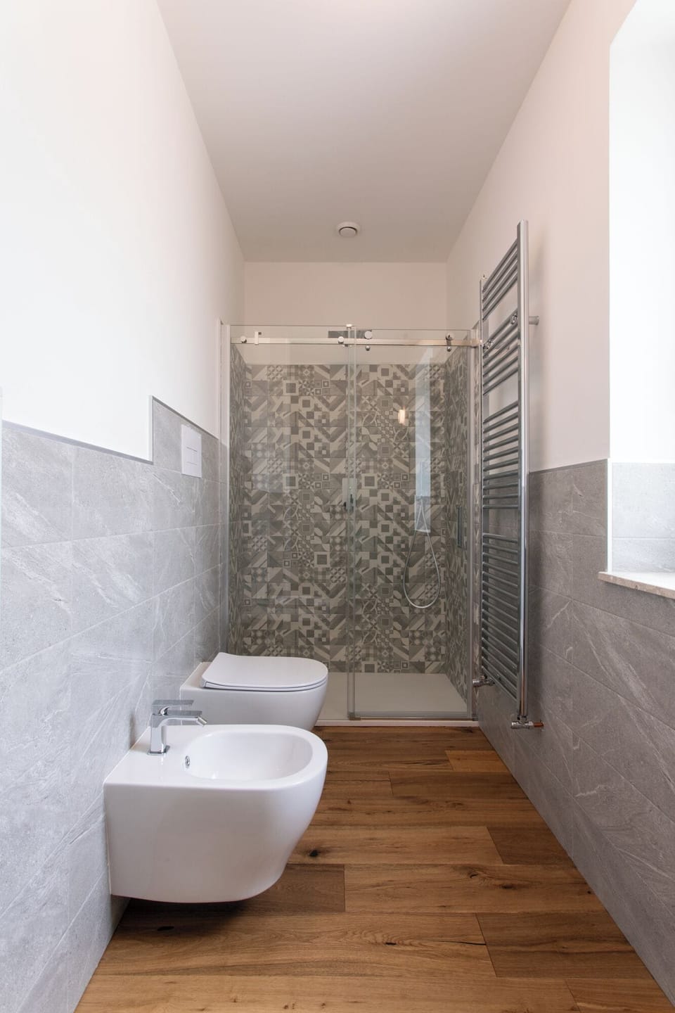 Camera con letto matrimoniale,  vista vigneti (Libero) | Bathroom | Shower, hair dryer, towels, soap