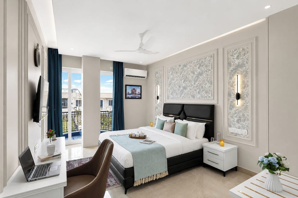 Luxury Room | Iron/ironing board, WiFi (free)