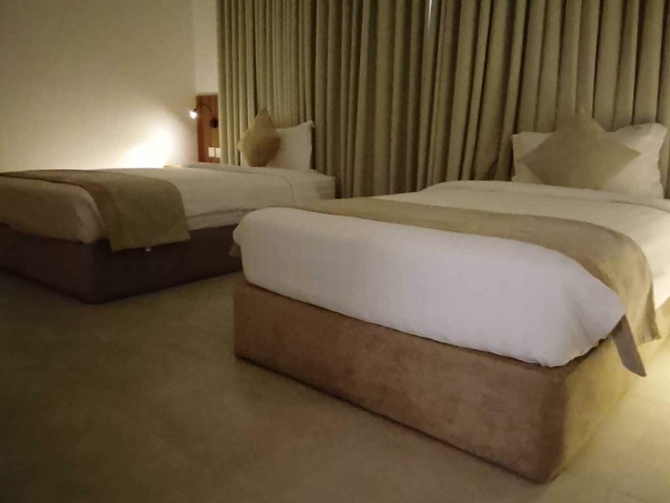 Standard Twin Room | Laptop workspace, blackout drapes, soundproofing, iron/ironing board