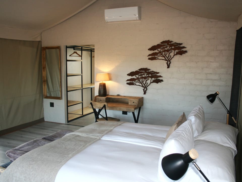 Deluxe Double or Twin Room, Patio, River View | Desk, laptop workspace, WiFi (free)