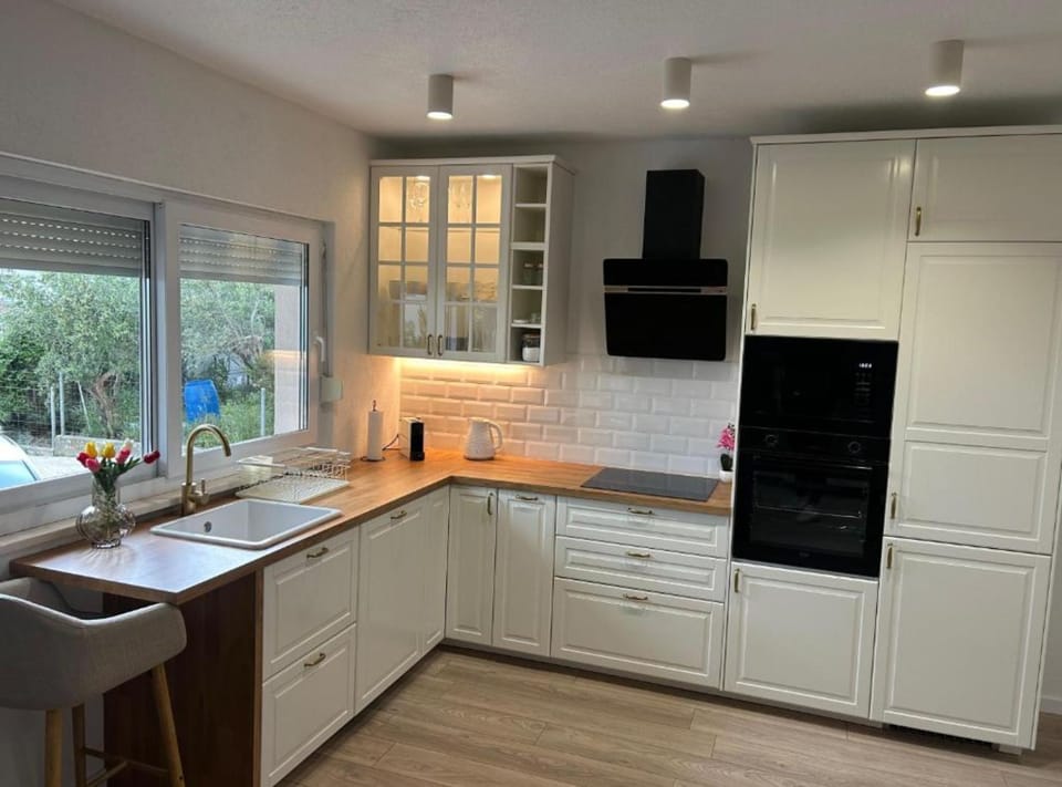 Apartment (One bedroom apartment) | Private kitchen | Fridge