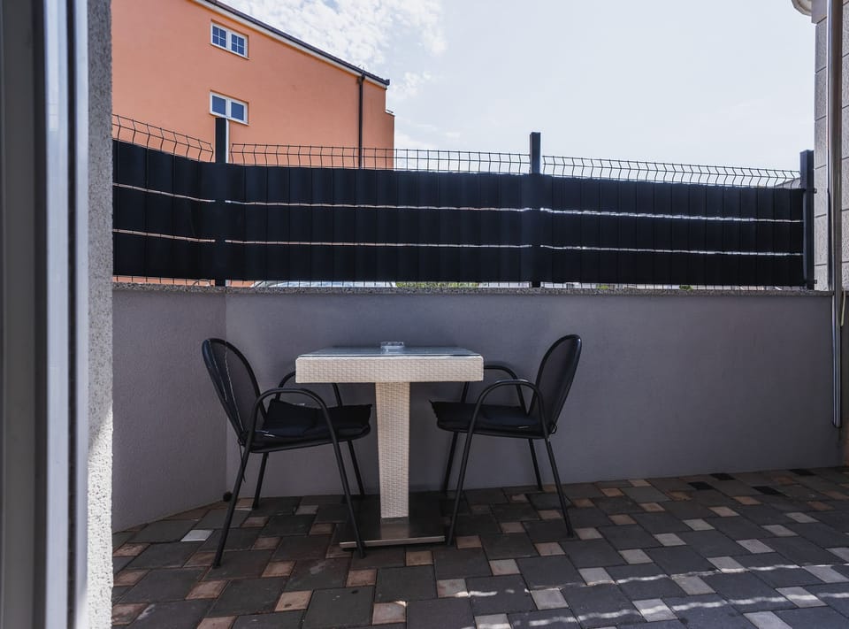Apartment (Modern Apartment Near The Sea) | Terrace/patio