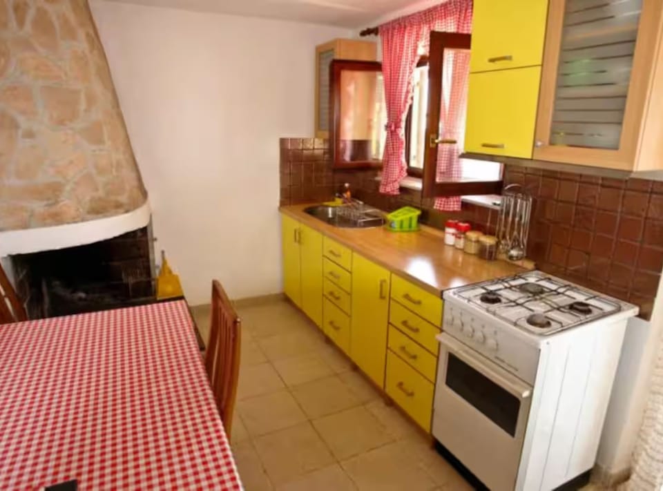 House (Two Bedroom House with Terrace and Se) | Private kitchen | Fridge