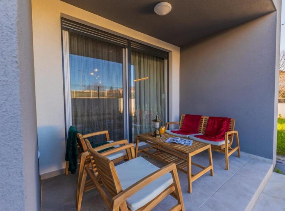 Apartment (Two Bedroom Apartment) | Balcony