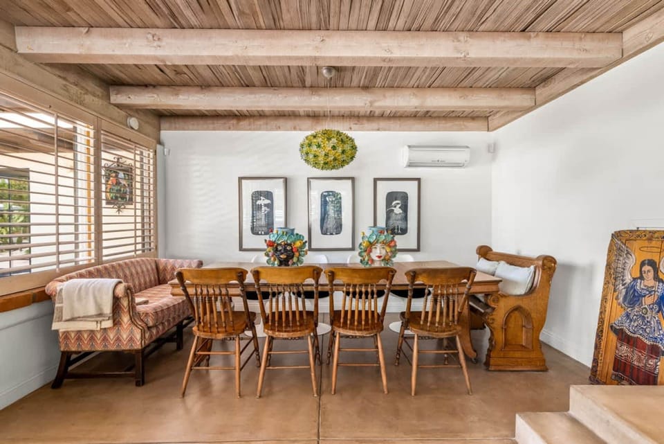 House | 4 bedrooms, high-speed internet