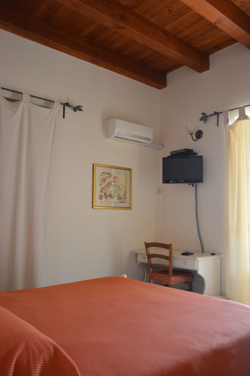 Basic Double or Twin Room | Desk, WiFi (free)