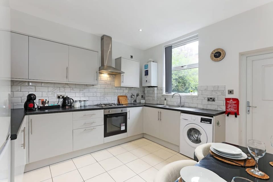 House | 4 bedrooms, Internet