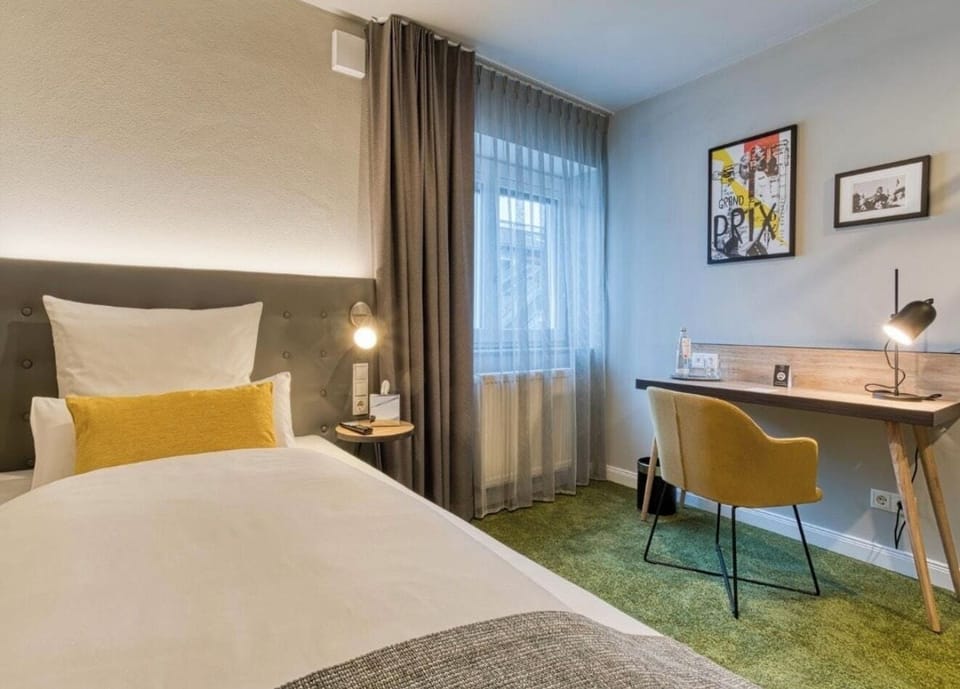 Single Room | In-room safe, blackout drapes, soundproofing