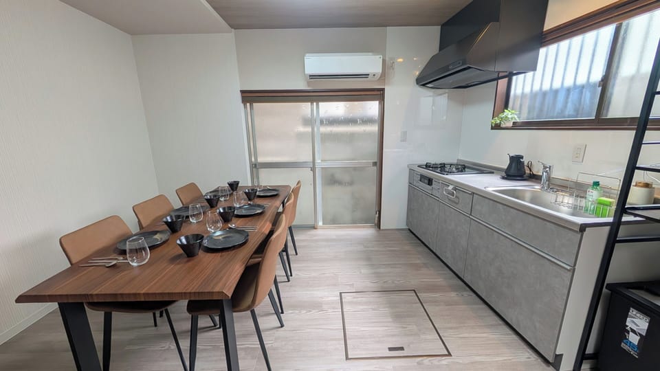 Deluxe Villa | Dining