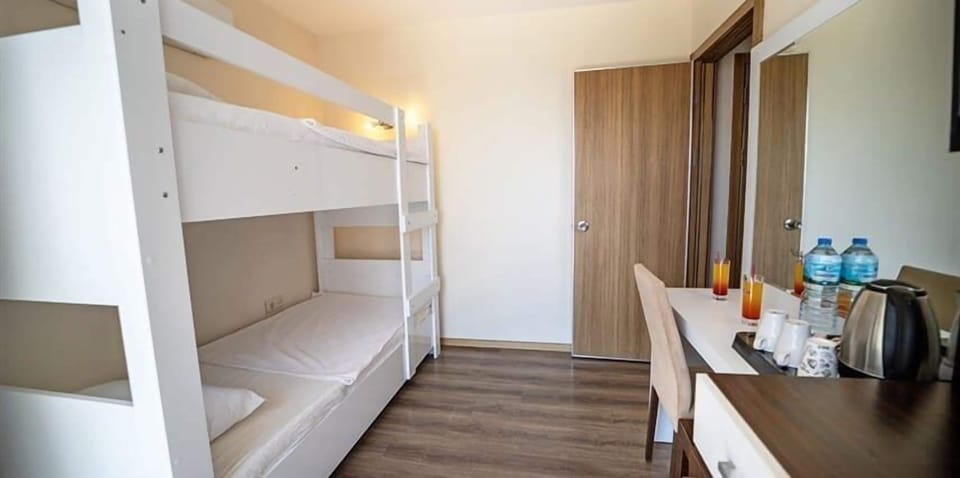 Family Room, Balcony, Sea View | WiFi (free)