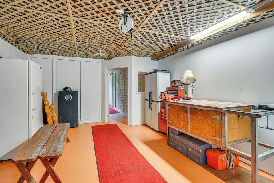 House (6 Bedrooms) | Interior