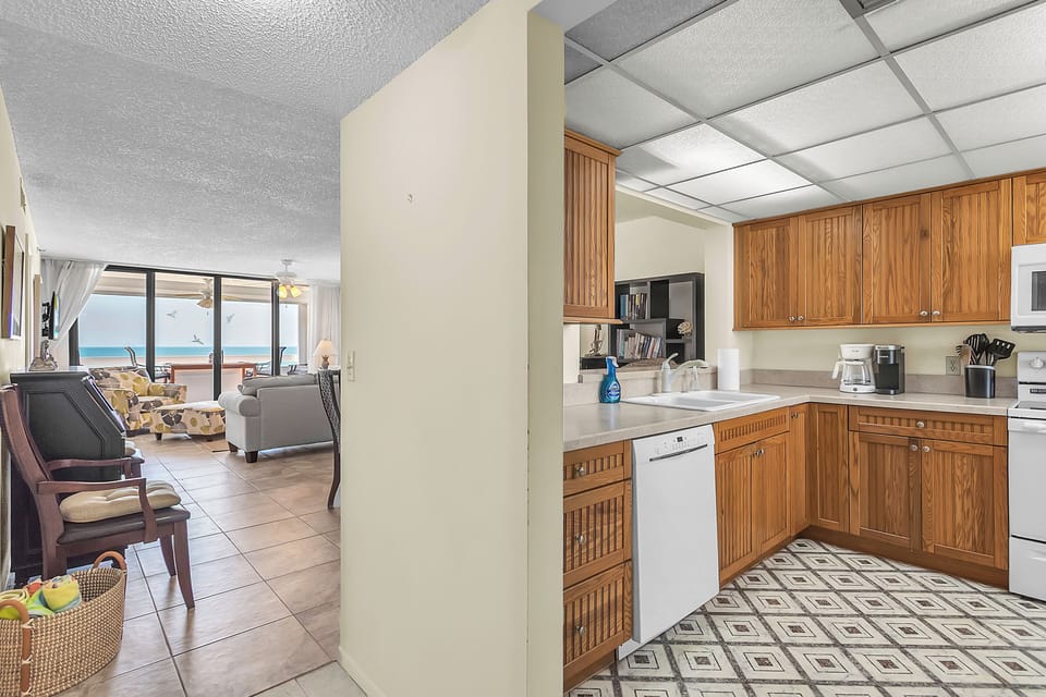 Entrance to Kitchen