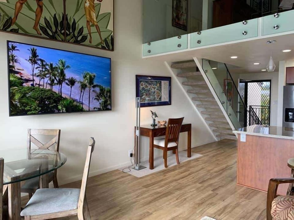 Condo, 2 Bedrooms | Dining