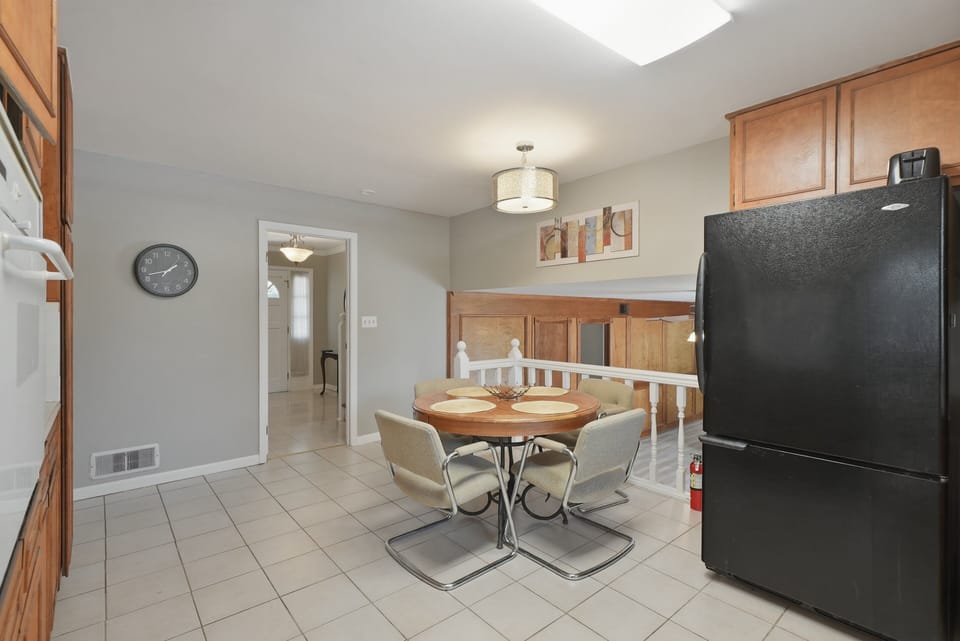 House, 4 Bedrooms | Dining