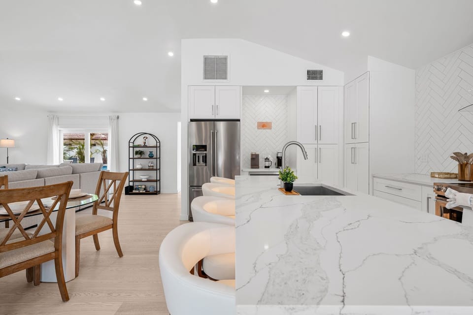 House, 4 Bedrooms | Dining