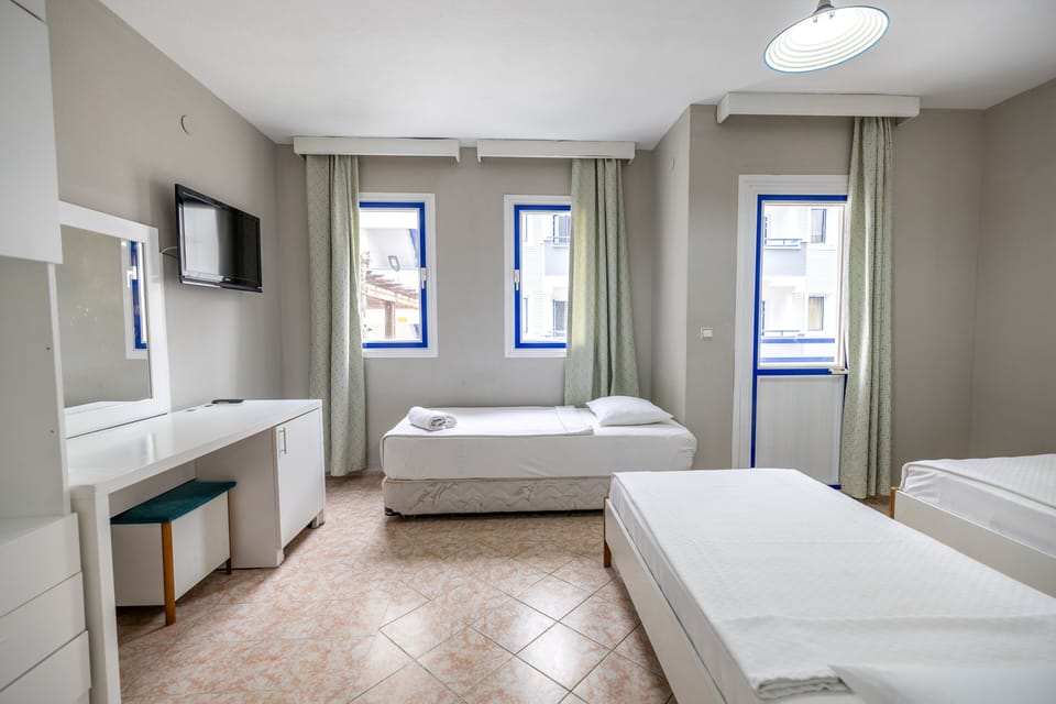 Superior Room, Balcony, City View | Minibar, desk, soundproofing, bed sheets