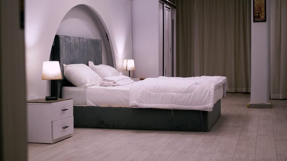 Deluxe Double or Twin Room, City View | Blackout drapes, iron/ironing board, WiFi (free)