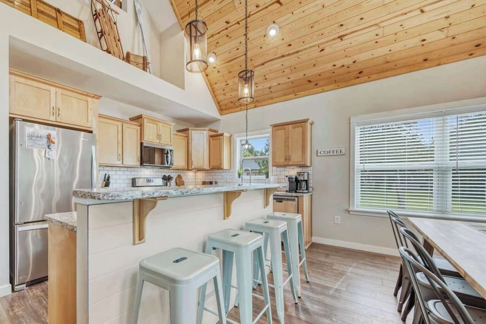Kitchen with island seating