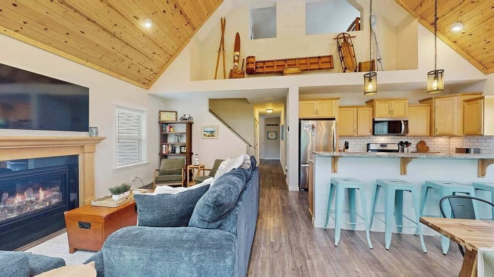 Open concept living, dining, and kitchen 