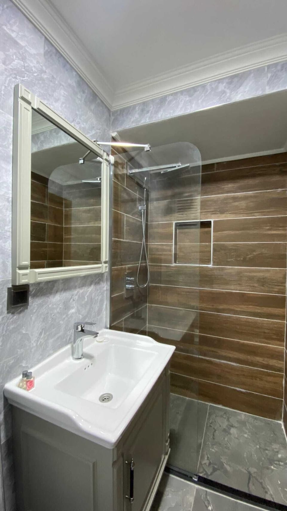 Classic Room, Balcony, Sea View | Bathroom | Hair dryer, towels, soap, shampoo