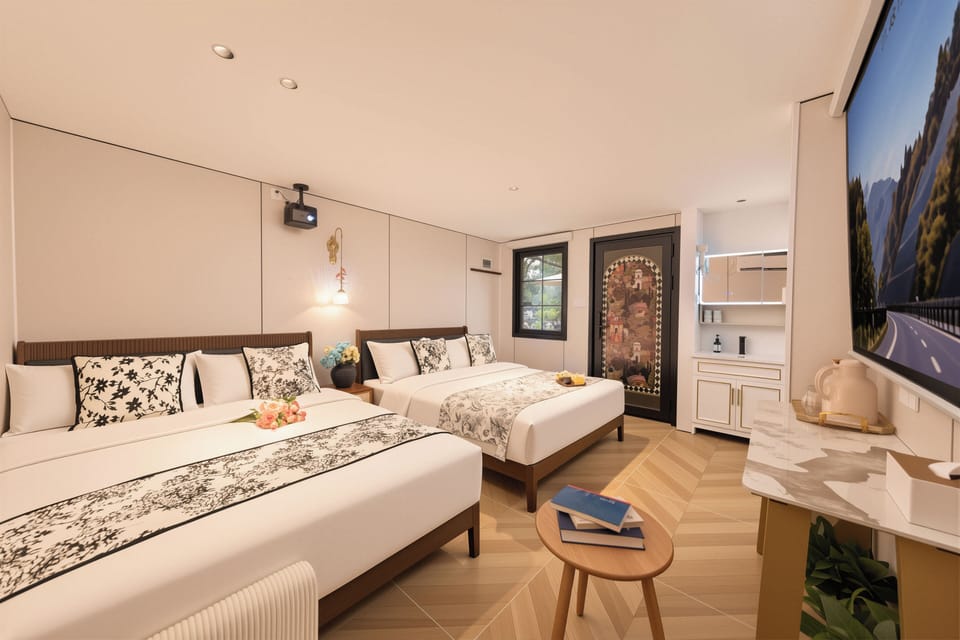 Basic Quadruple Room, Courtyard View | Down comforters, laptop workspace, blackout drapes