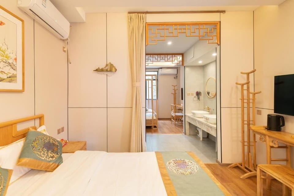 Suite, Patio, Courtyard View | WiFi (free)