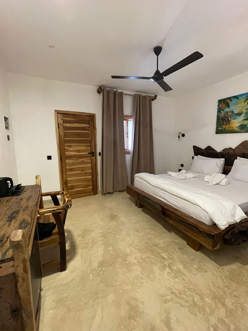 Double Room, Pool View | Desk, free WiFi