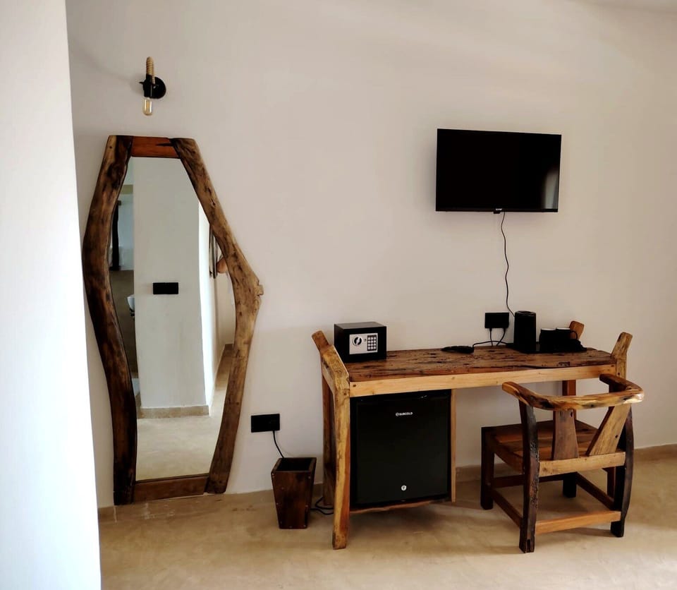 Double Room, Pool View | Interior