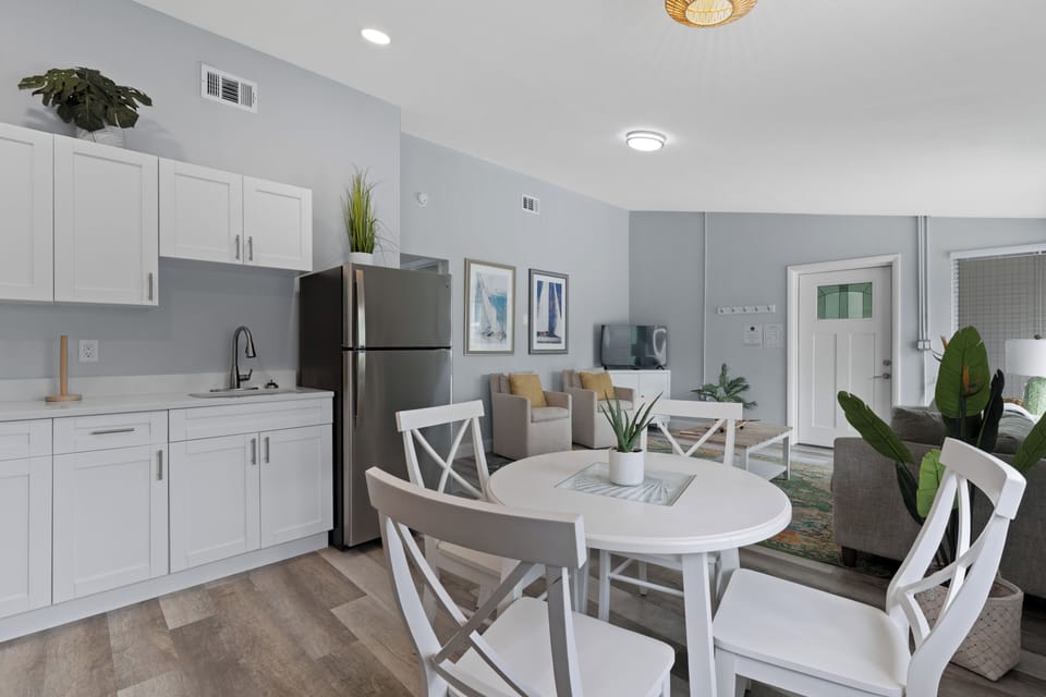 Dining room/kitchen