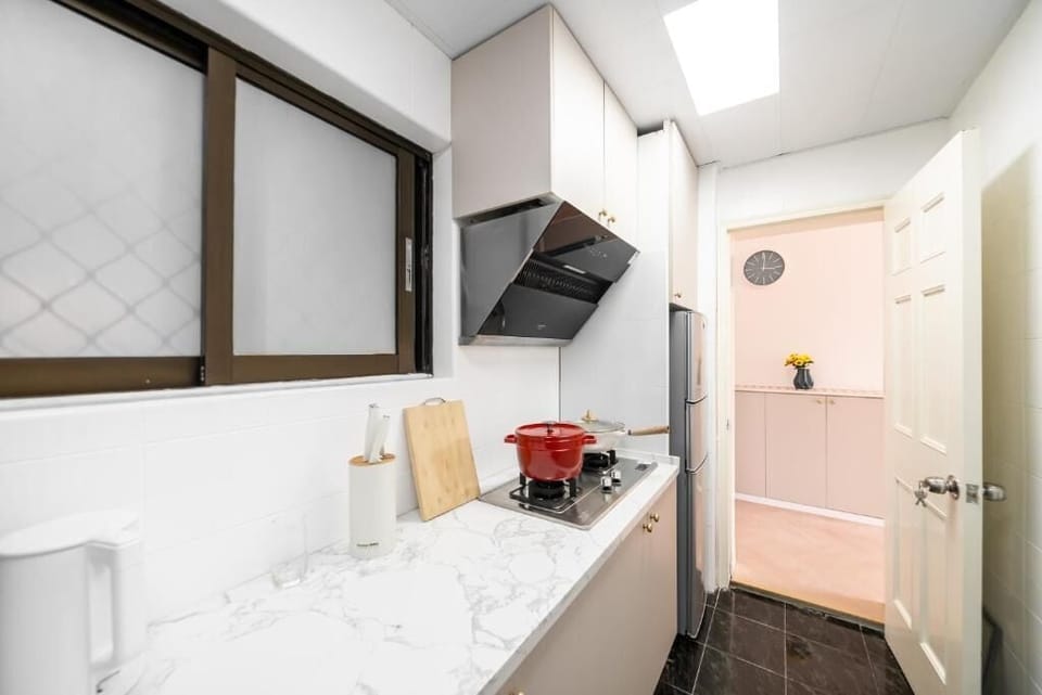Family Apartment, Balcony, City View | Private kitchen