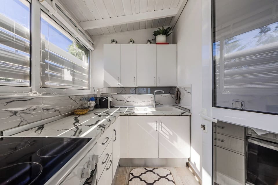 Fully-equipped kitchen