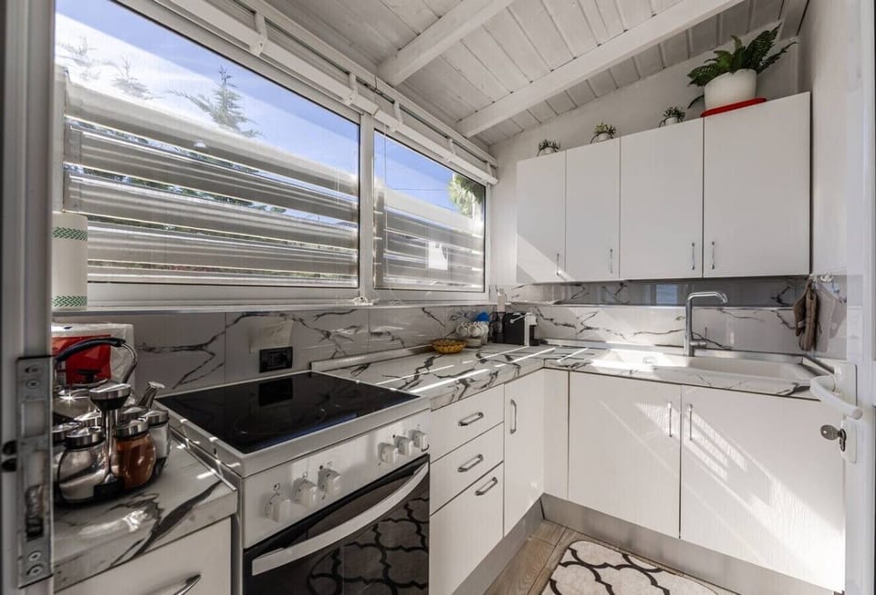 Fully-equipped kitchen