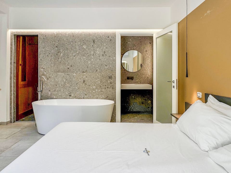 Room, Patio, Sea View | Free WiFi