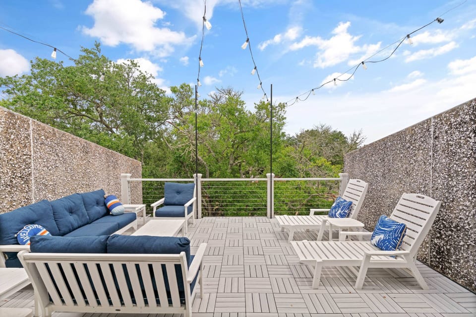 Enjoy a glass of wine up on your private rooftop deck and smell the ocean air!