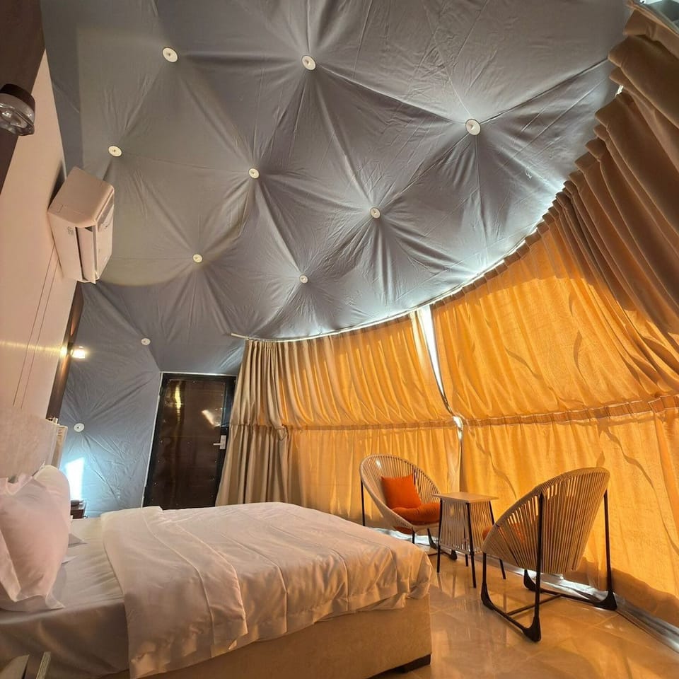 Superior Double or Twin Room, Balcony, Mountain View | WiFi (free), bed sheets