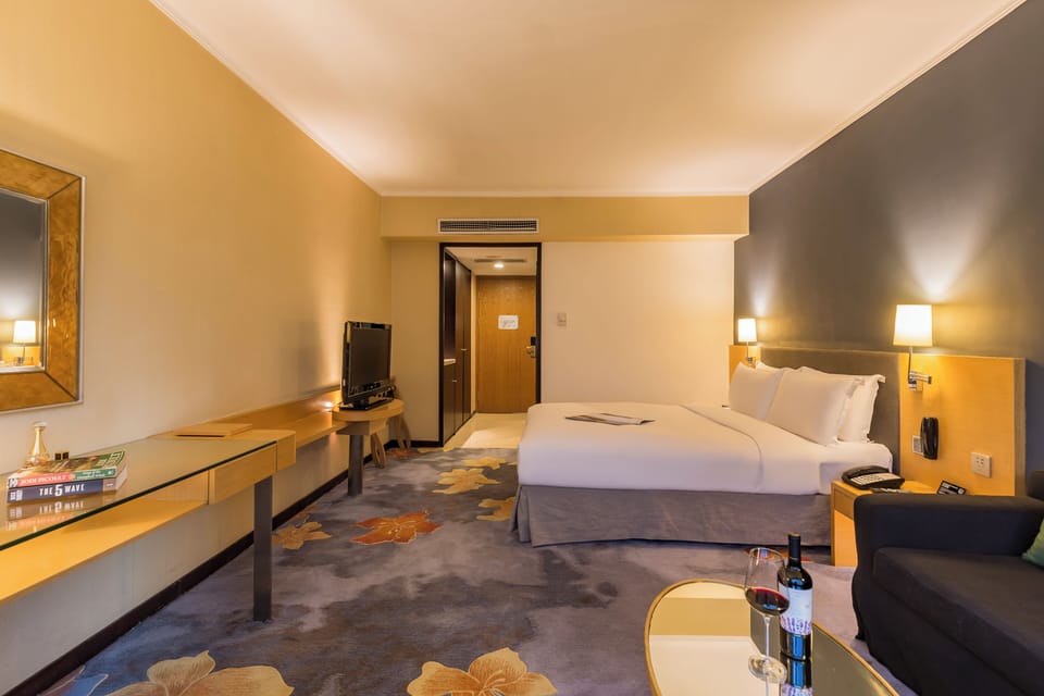 Superior King Room | Down comforters, in-room safe, desk, laptop workspace