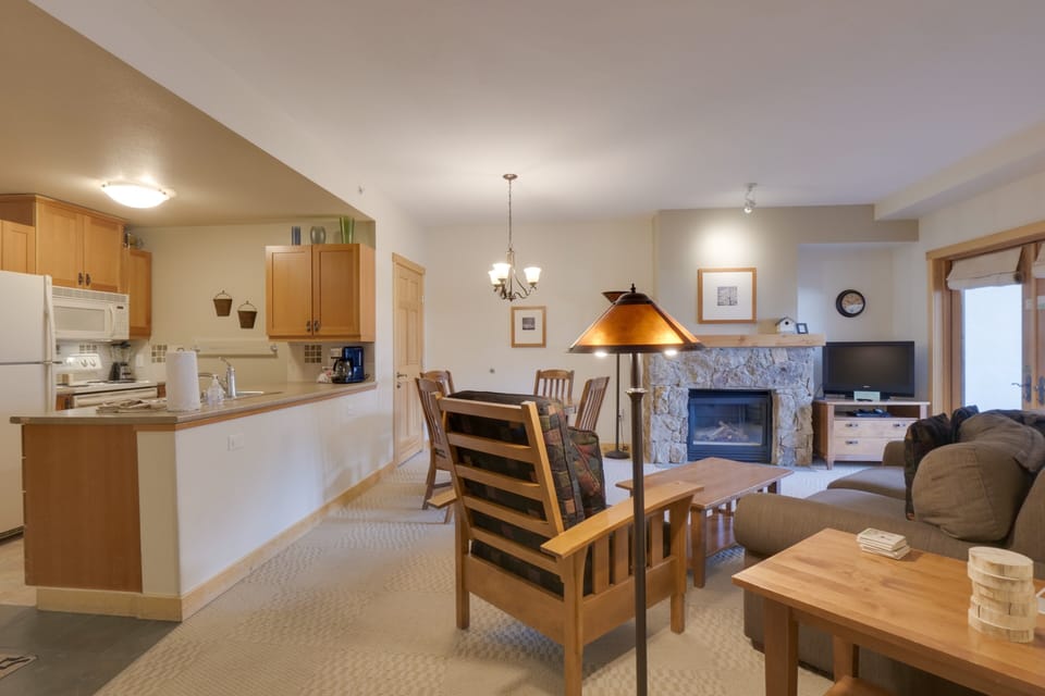 Furniture, Indoors, Living Room, Floor, Flooring