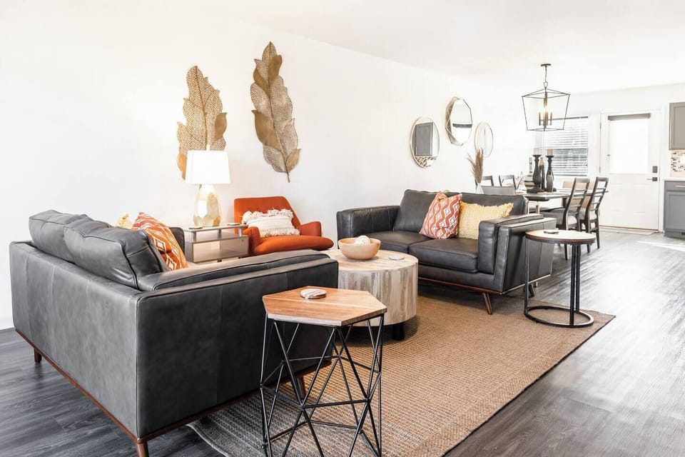 Open main living room space.