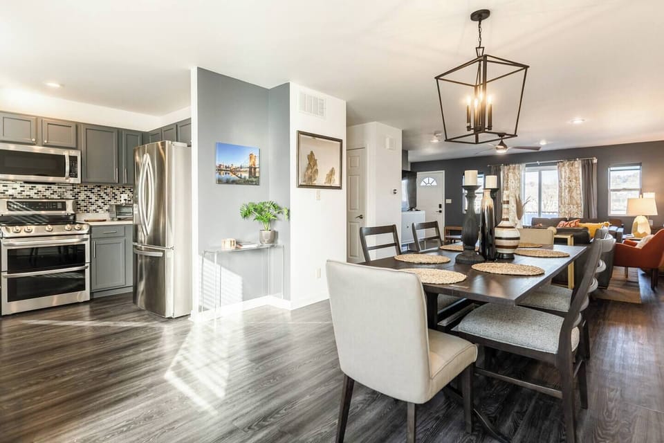 Kitchen/dining space.
