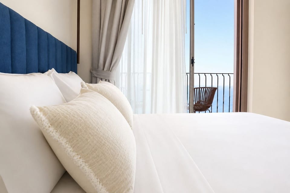 Deluxe Double or Twin Room, Private Bathroom, Bay View | In-room safe, desk, blackout drapes, free WiFi