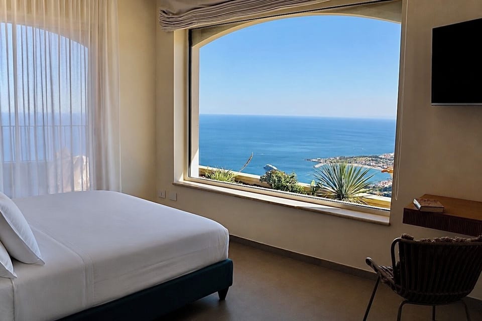 Deluxe Double or Twin Room, Private Bathroom, Bay View | In-room safe, desk, blackout drapes, free WiFi