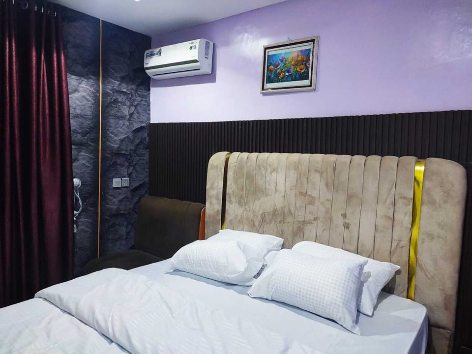 Luxury Double Room | Desk, laptop workspace, WiFi (free)