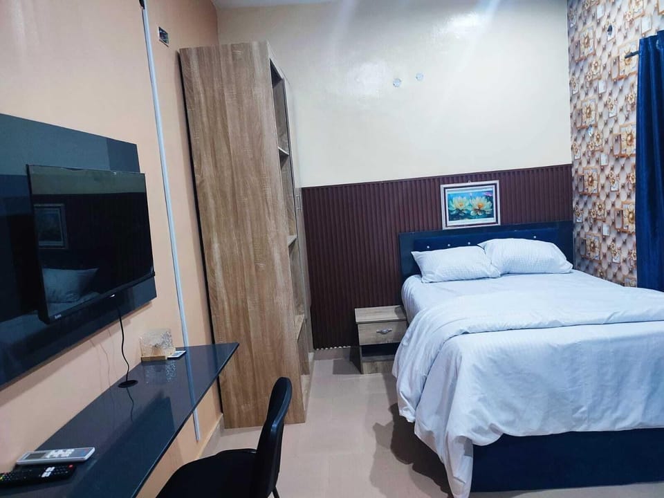 Family Double or Twin Room | Desk, laptop workspace, free WiFi