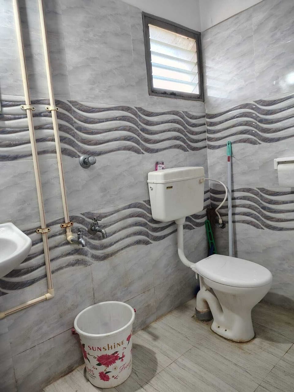 Comfort Double Room | Bathroom | Bathtub, towels, toilet paper